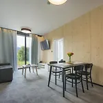 Demaenova 4*