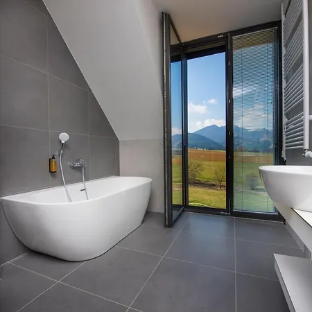 Demaenova 4* Lipótszentmiklós